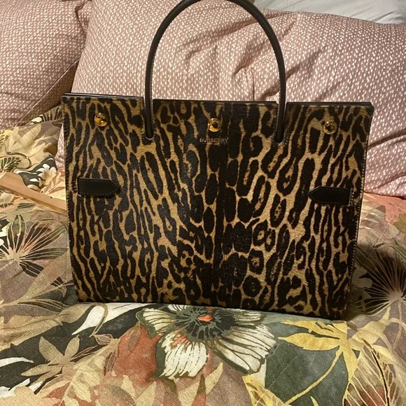 NWOT 🔥BURBERRY🔥 calf hair animal print bag RARE. New condition - Picture 6 of 11